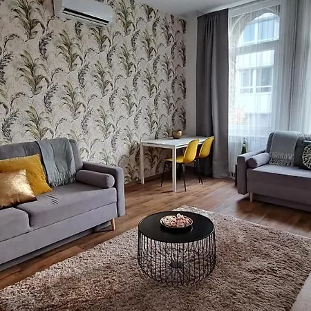 Pina Colada In The Party District Apartman