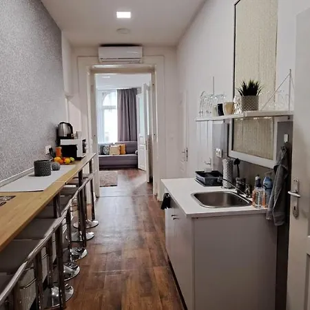 Pina Colada In The Party District Apartman Budapest