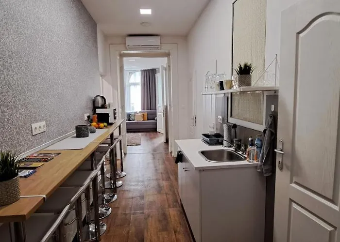 Pina Colada In The Party District Appartement Budapest